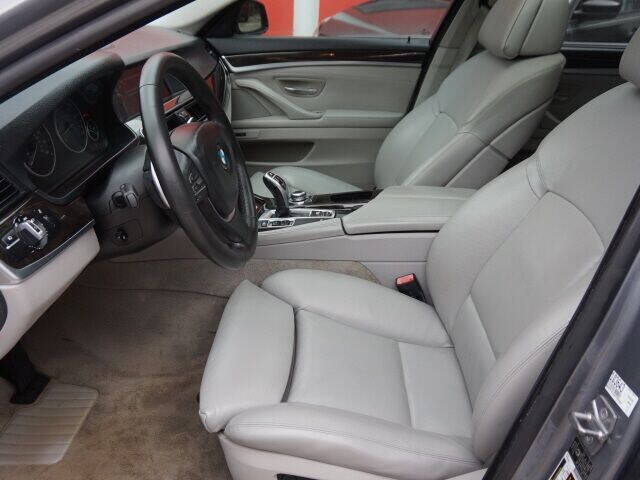 2011 BMW 5 Series 528i