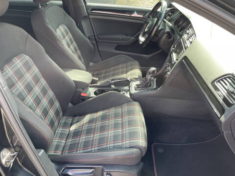 2017 Volkswagen Golf GTI SE