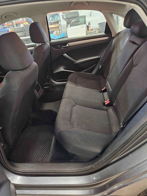 2014 Volkswagen Passat 1.8T S