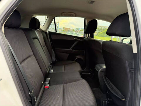 2013 Mazda MAZDA3 i Touring