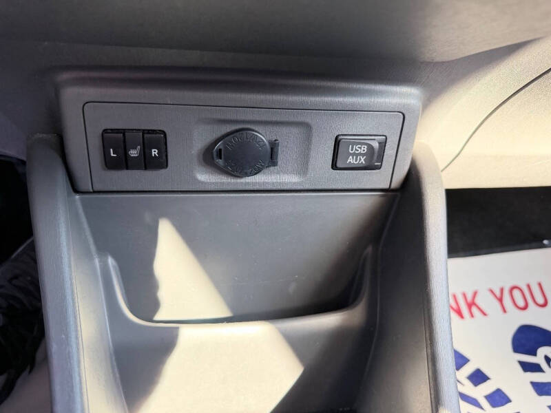 2013 Toyota Prius v Five