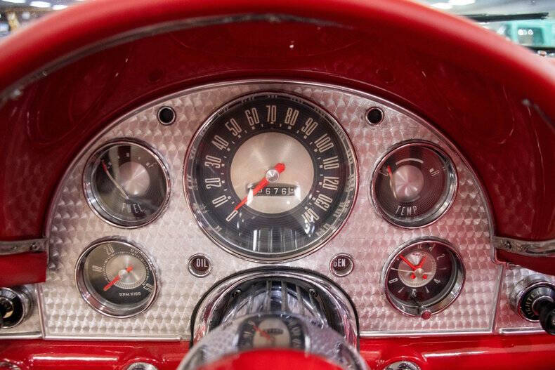 1957 Ford Thunderbird