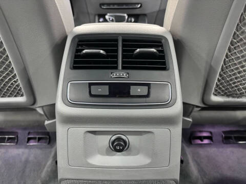 2017 Audi A4 2.0T quattro Prestige