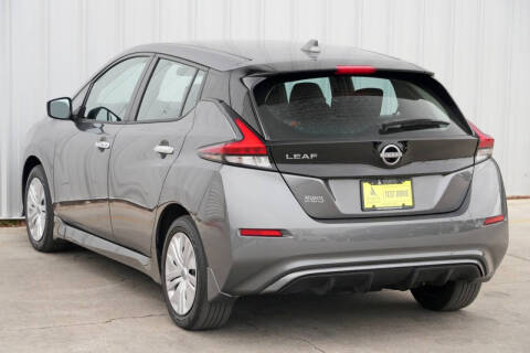 2025 Nissan LEAF S