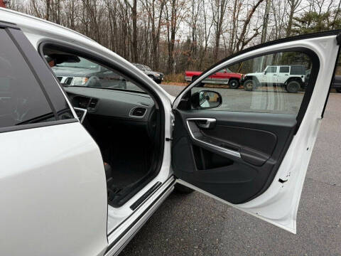 2018 Volvo V60 Cross Country T5 Premier