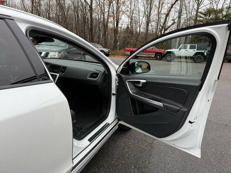 2018 Volvo V60 Cross Country T5 Premier