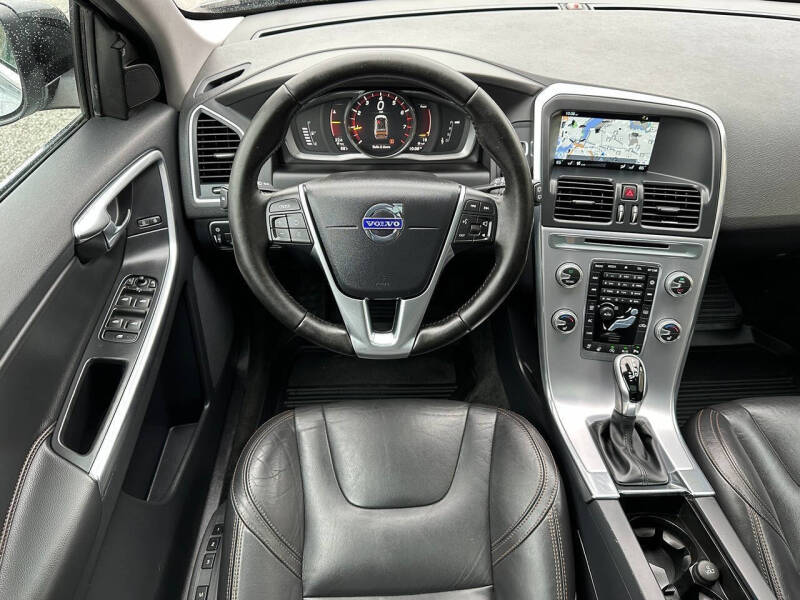 2017 Volvo XC60 T6 Dynamic