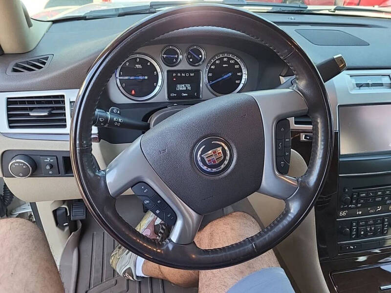 2012 Cadillac Escalade Luxury