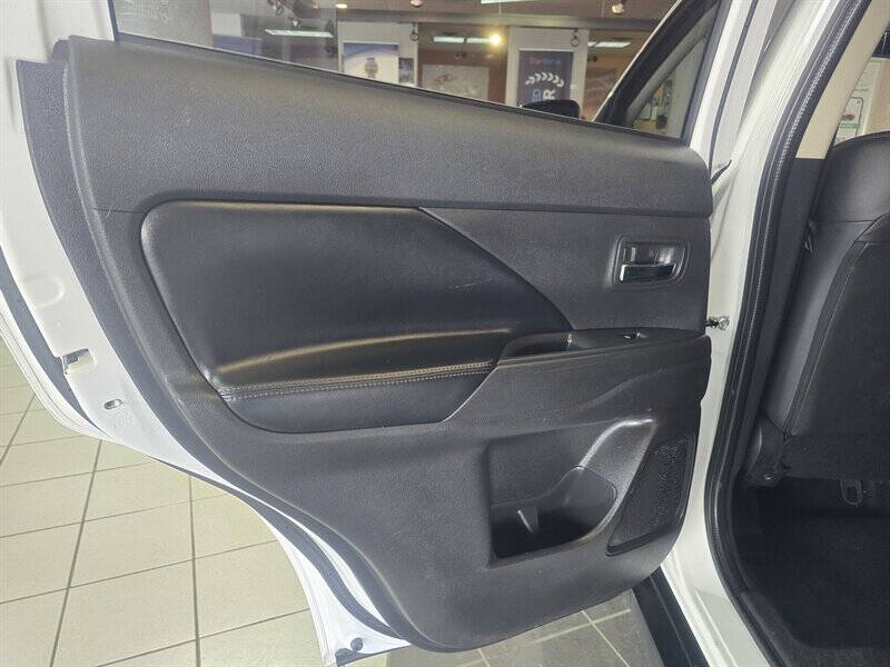 2019 Mitsubishi Outlander SE