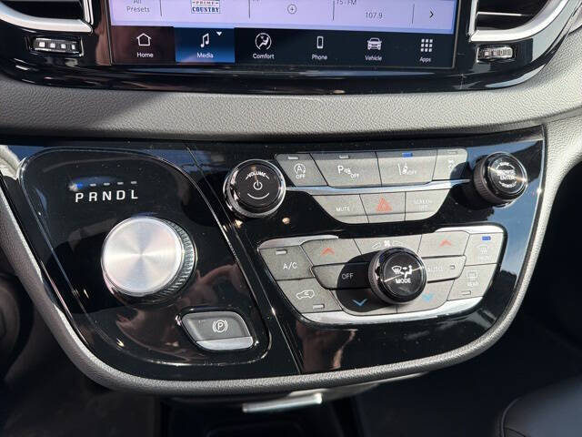 2026 Chrysler Voyager LX