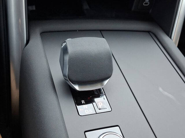 2025 Land Rover Discovery P360 Metropolitan