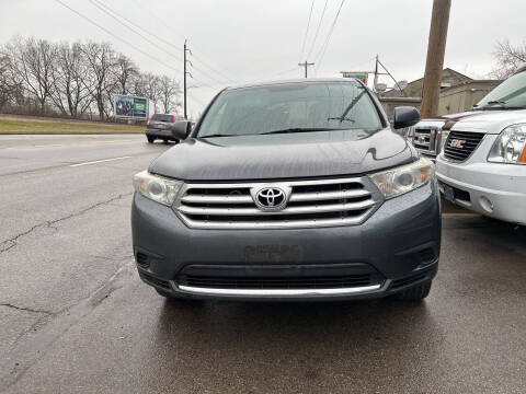 2013 Toyota Highlander for sale at Ideal Cars in Hamilton OH
