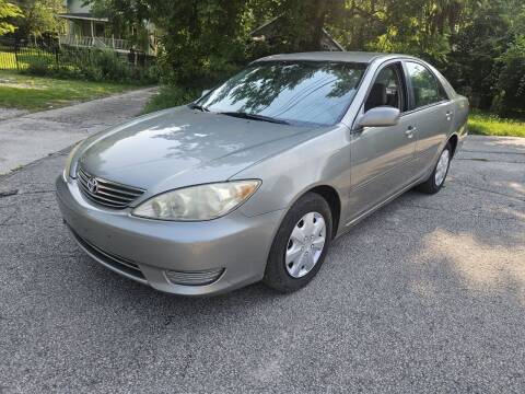 2006 Toyota Camry for sale at Wheels Auto Sales in Bloomington IN