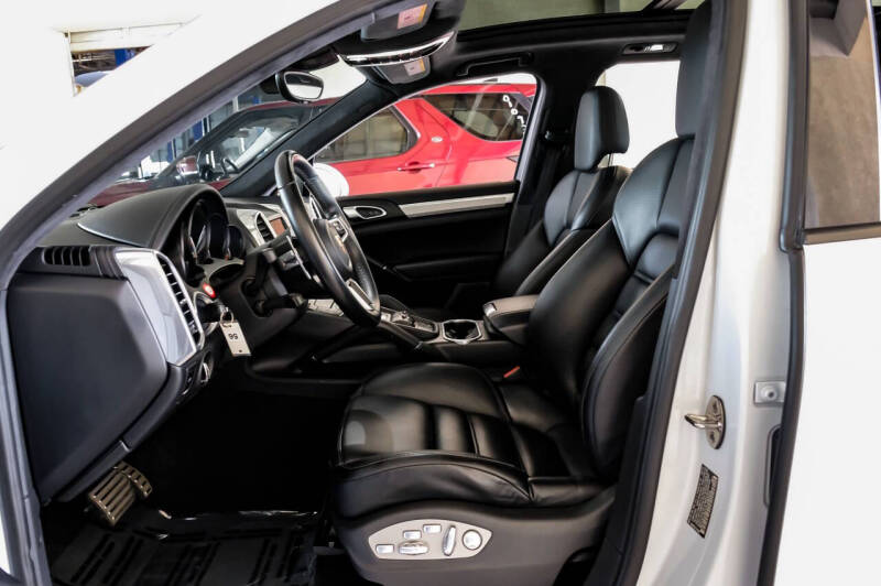 2015 Porsche Cayenne Turbo