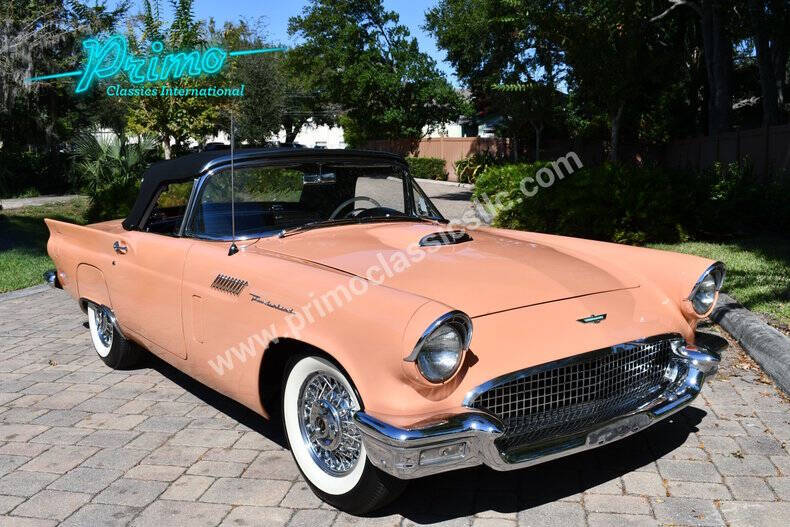1957 Ford Thunderbird
