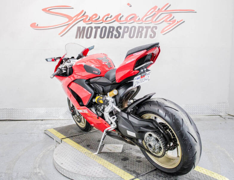 2022 Ducati Panigale V2