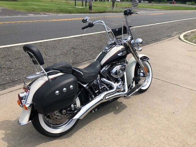 2011 Harley-Davidson FLSTN Softail Deluxe
