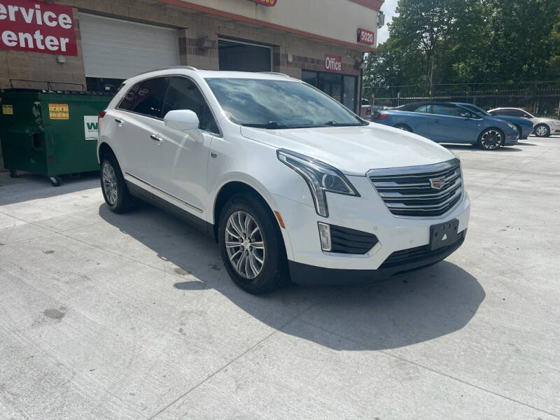 Used 2017 Cadillac XT5 Luxury with VIN 1GYKNBRS0HZ174646 for sale in Detroit, MI