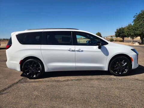 2027 Chrysler Pacifica Limited