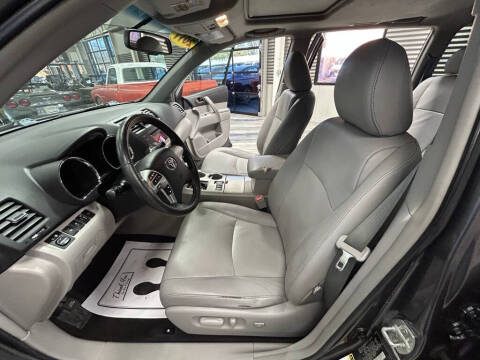 2011 Toyota Highlander SE