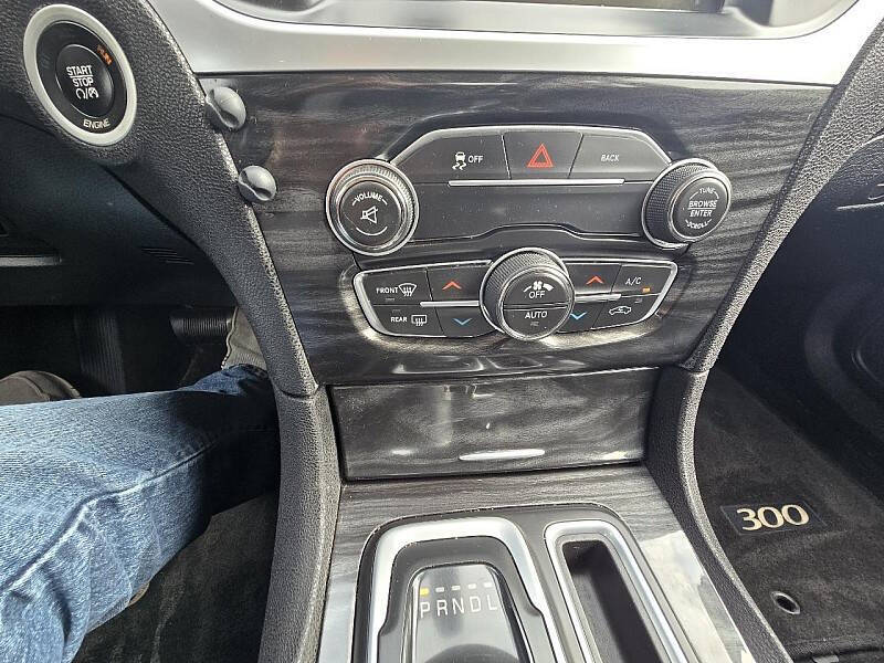 2016 Chrysler 300