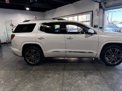 2018 GMC Acadia Denali