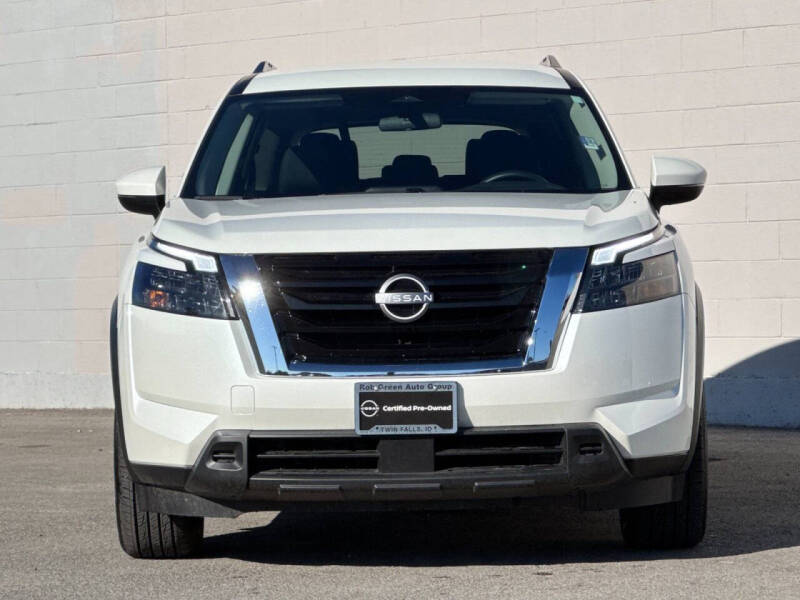 2024 Nissan Pathfinder SV