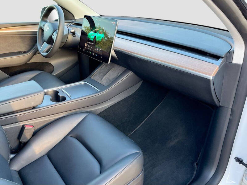 2025 Tesla Model Y Long Range