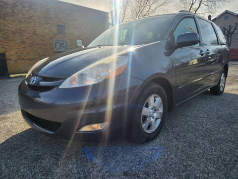 2009 Toyota Sienna for sale at Driveway Deals in Cleveland OH