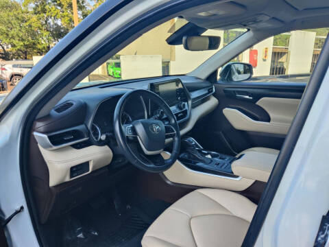 2022 Toyota Highlander XLE