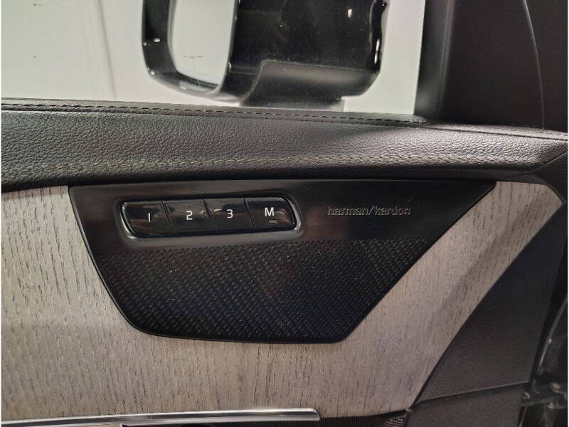 2021 Volvo XC90 T6 Inscription 6-Passenger