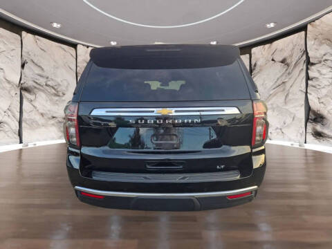 2024 Chevrolet Suburban LT