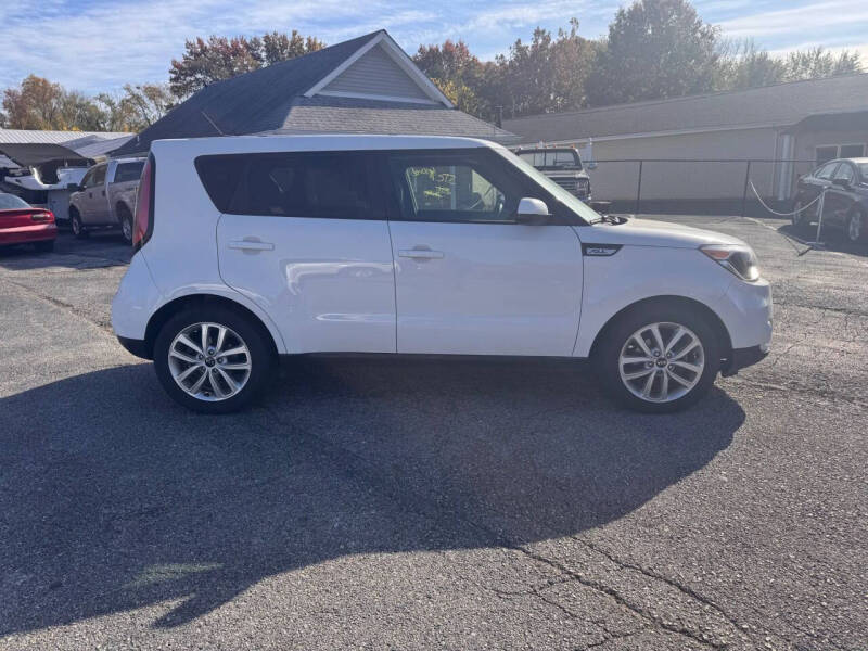 2017 Kia Soul +