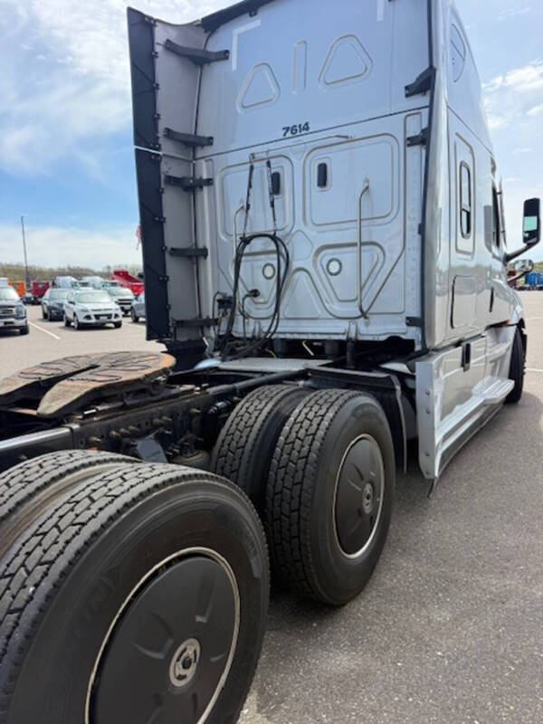 2021 Freightliner Cascadia