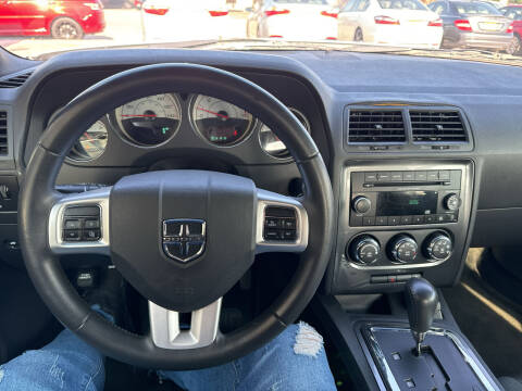 2014 Dodge Challenger SXT
