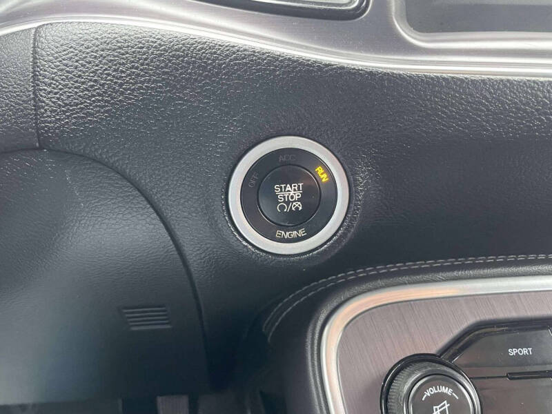 2016 Dodge Challenger SXT