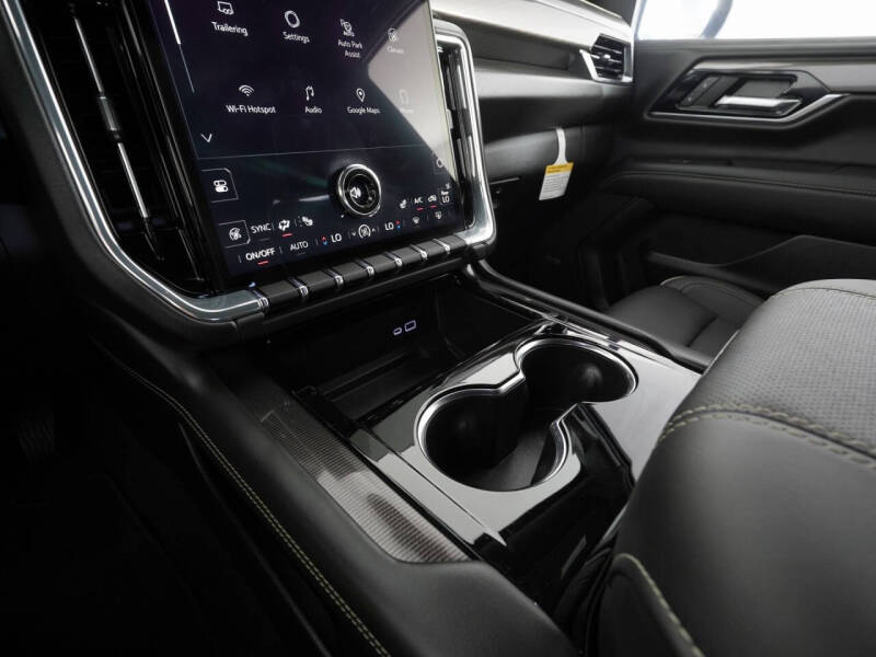 2025 GMC Yukon Elevation