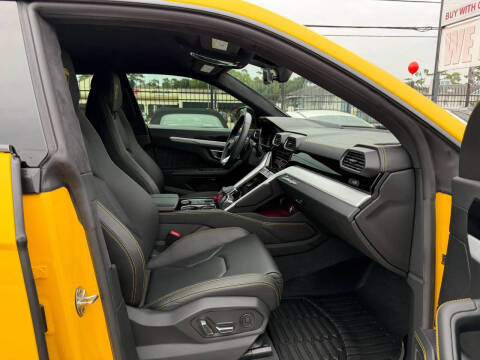 2022 Lamborghini Urus