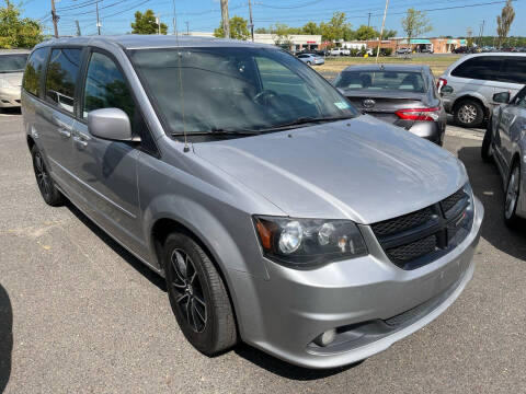 2017 Dodge Grand Caravan for sale at Auto Outlet of Ewing in Ewing NJ