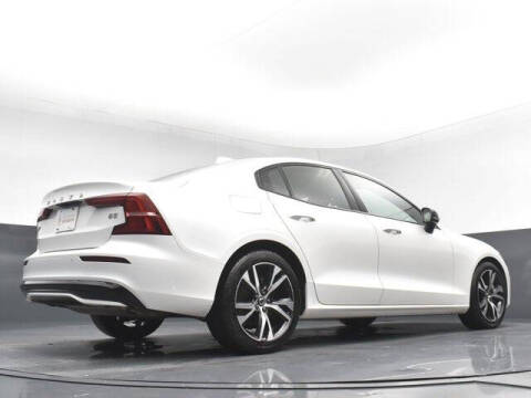 2024 Volvo S60 B5 Core Dark Theme