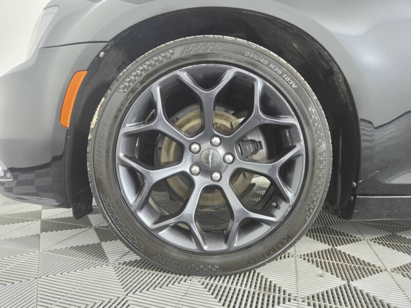 2019 Chrysler 300 S