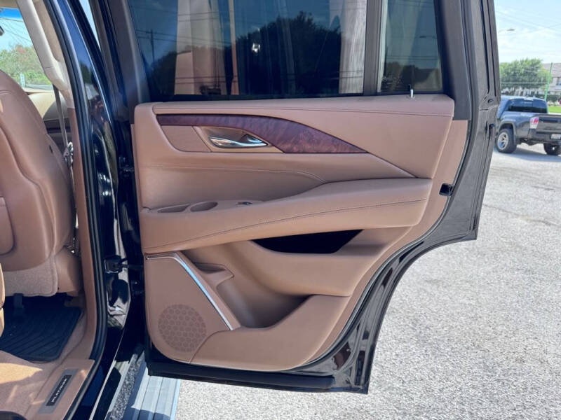 2016 Cadillac Escalade Platinum