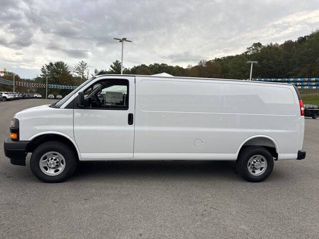 2025 Chevrolet Express 2500