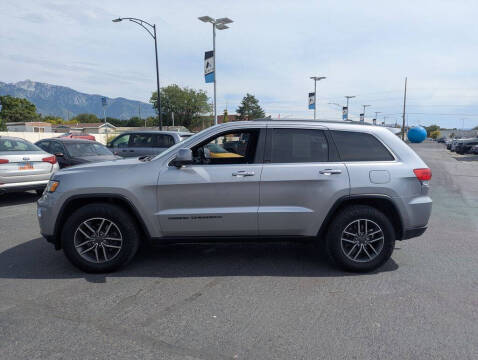 2019 Jeep Grand Cherokee Laredo E