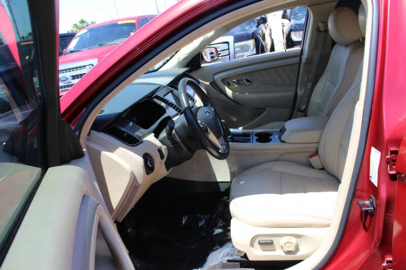 2018 Ford Taurus SEL