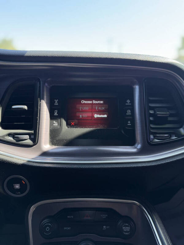 2017 Dodge Challenger SXT