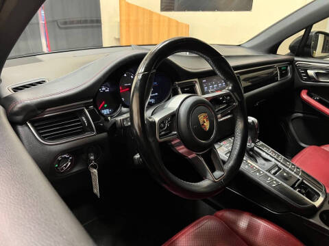 2018 Porsche Macan S