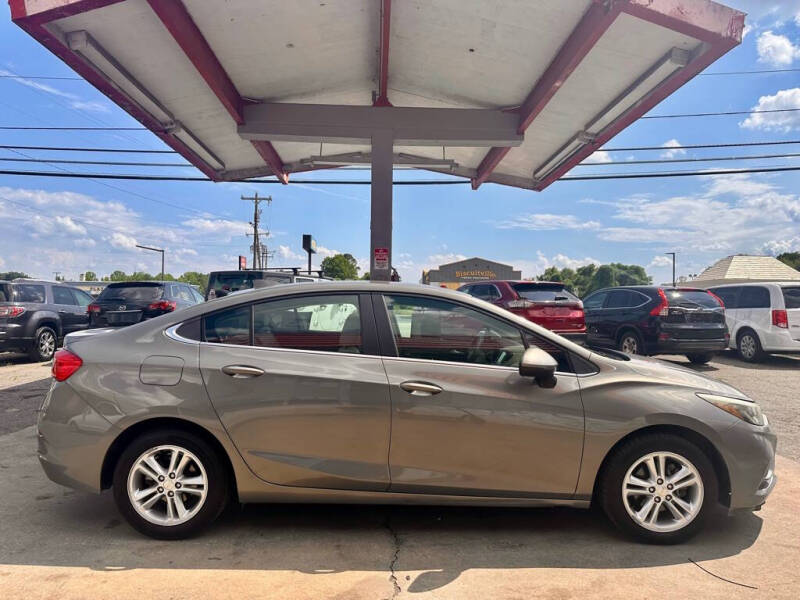 2017 Chevrolet Cruze LT Auto