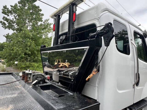 2017 Freightliner M2 106