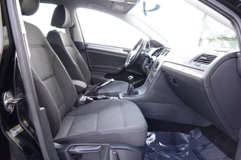 2016 Volkswagen Golf TSI S